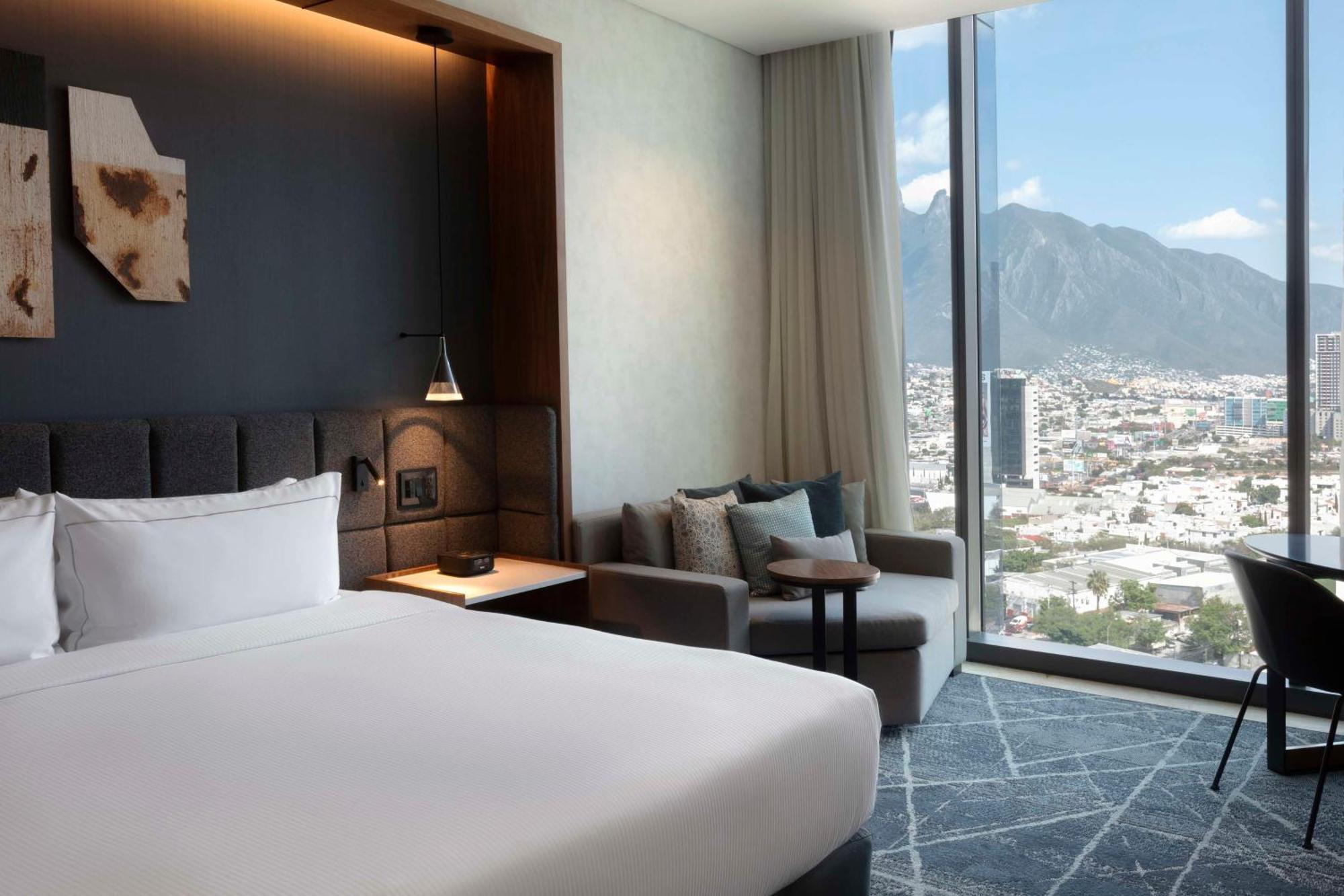 Hilton Monterrey Valle Exterior photo